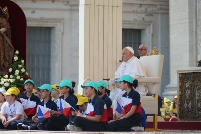 La Nazione. Benigni: "Il Papa è rimasto un bambino"
